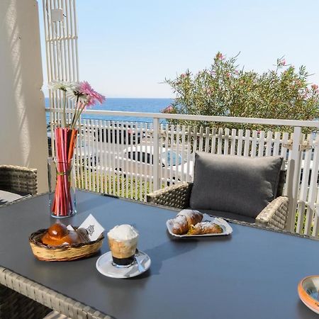 سانتا تيريزا دي ريفا Marina D'Agro Residence المظهر الخارجي الصورة