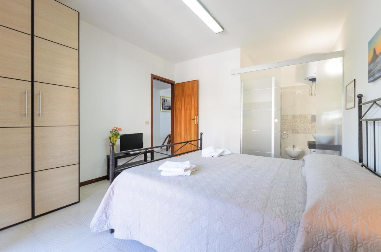 سانتا تيريزا دي ريفا Marina D'Agro Residence المظهر الخارجي الصورة