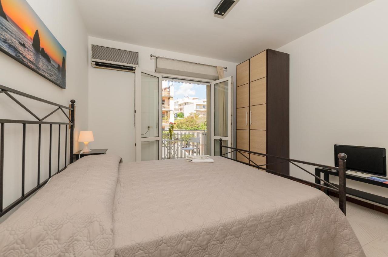 سانتا تيريزا دي ريفا Marina D'Agro Residence المظهر الخارجي الصورة