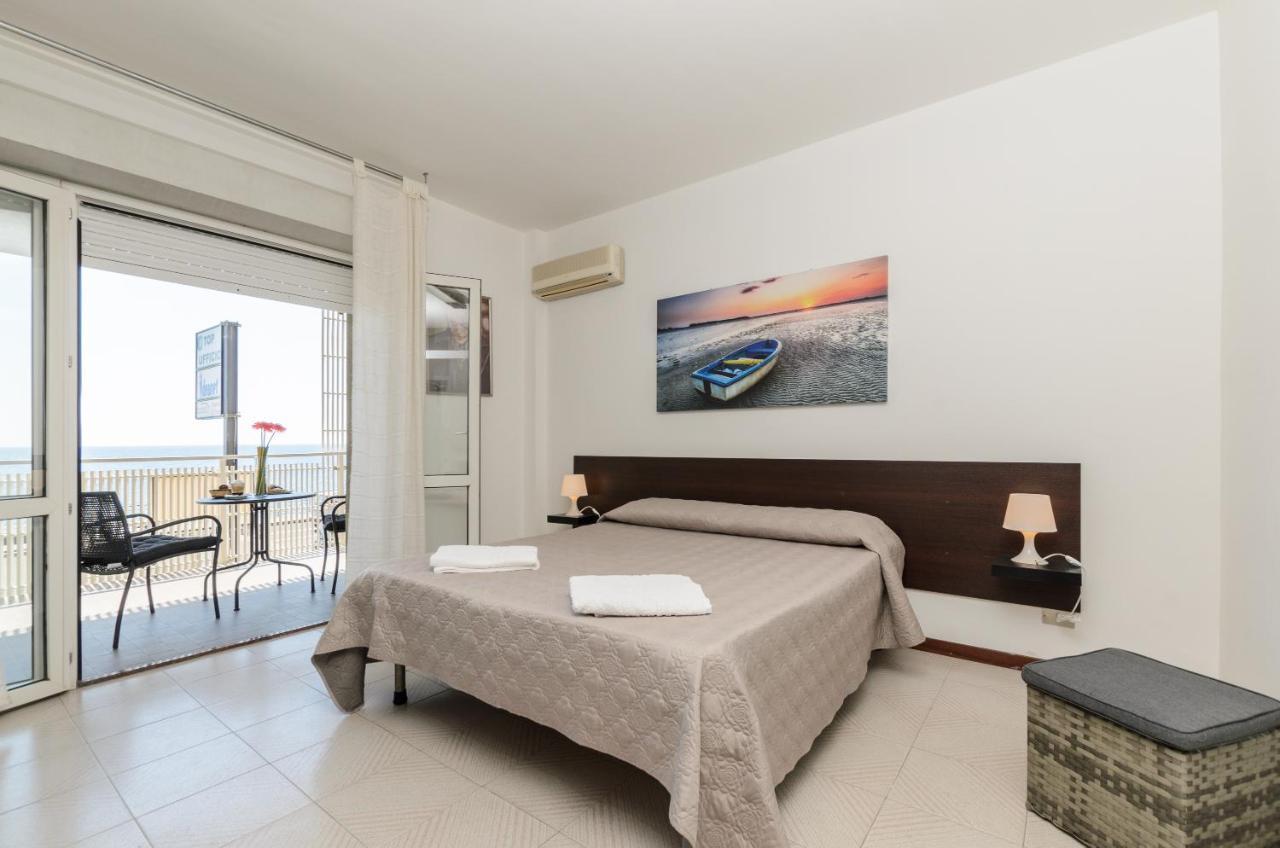 سانتا تيريزا دي ريفا Marina D'Agro Residence المظهر الخارجي الصورة
