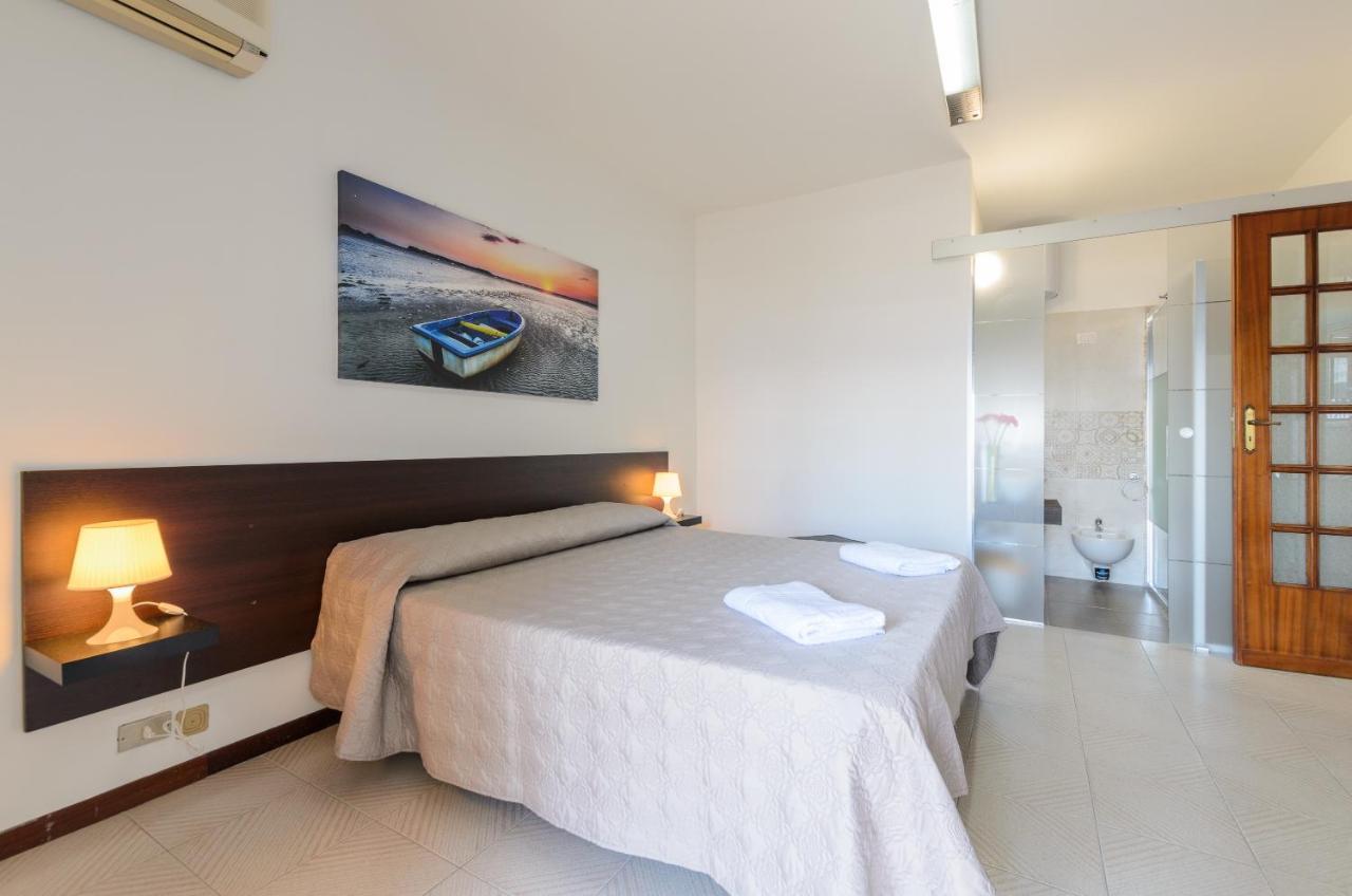 سانتا تيريزا دي ريفا Marina D'Agro Residence المظهر الخارجي الصورة