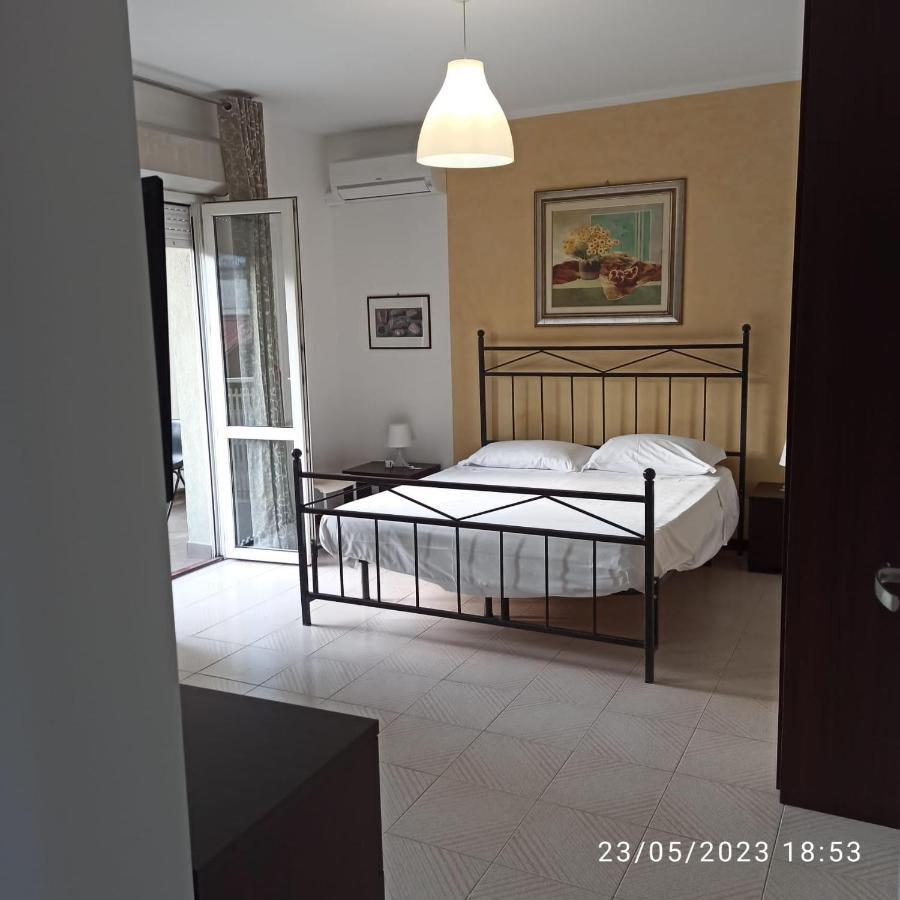 سانتا تيريزا دي ريفا Marina D'Agro Residence المظهر الخارجي الصورة